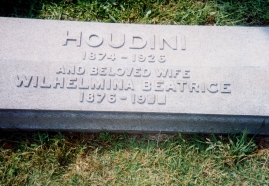 Houdini's tombstone